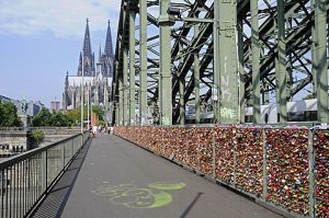 love locks, Hohenzollern bridge, Cologne Cathedral, Cologne, Koeln, Rhineland, North Rhine-Westphalia, Germany / K√∂ln
