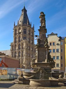 640px-Jan_Werth_Brunnen_Alter_Markt_Köln_672-vd